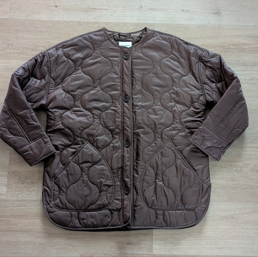 NWT Abercrombie Oversized Quilted Brown Puffer Button Up Jacket Size Medium